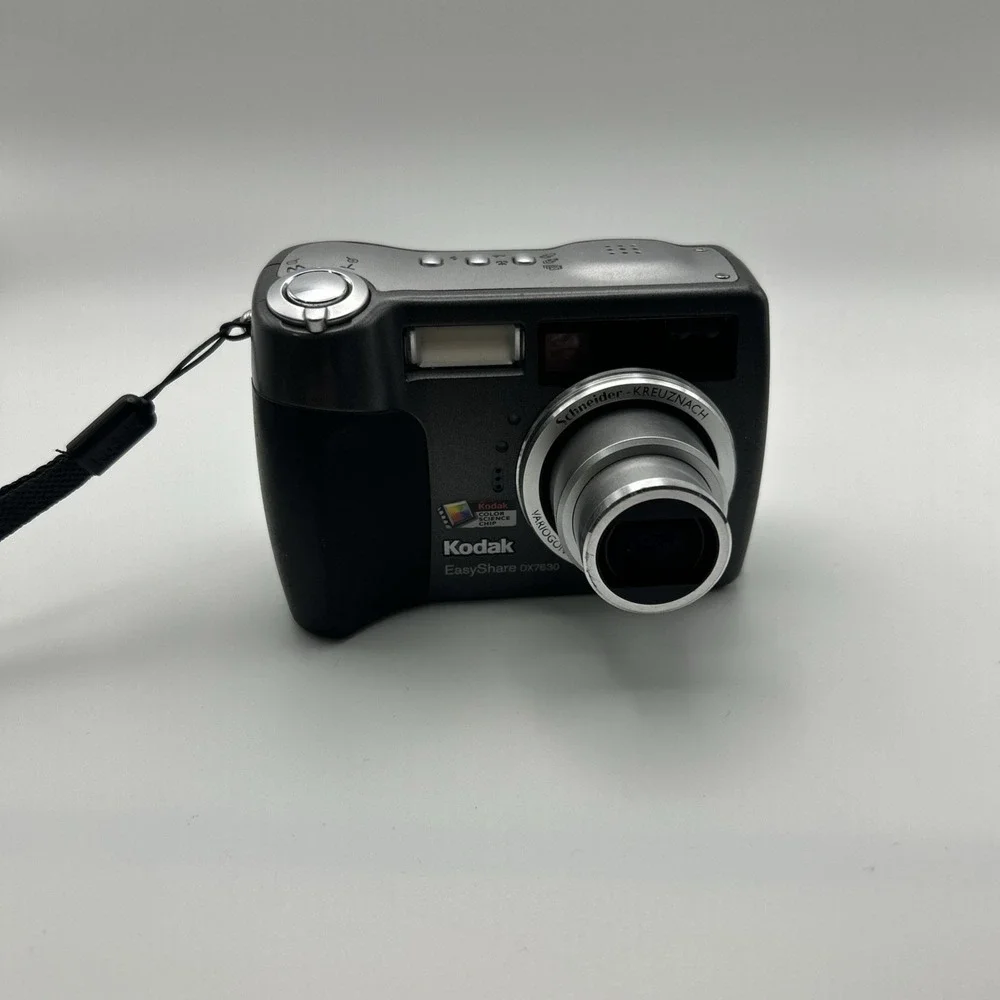 Kodak EasyShare DX7630 Digital Camera w/ Batteries, Charger, and Transfer Base
